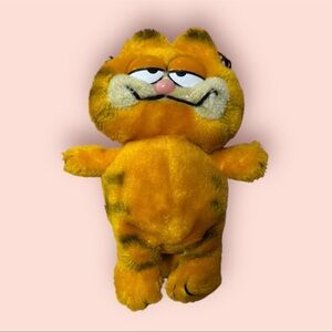 Vintage Fun Farm Garfield Plushie